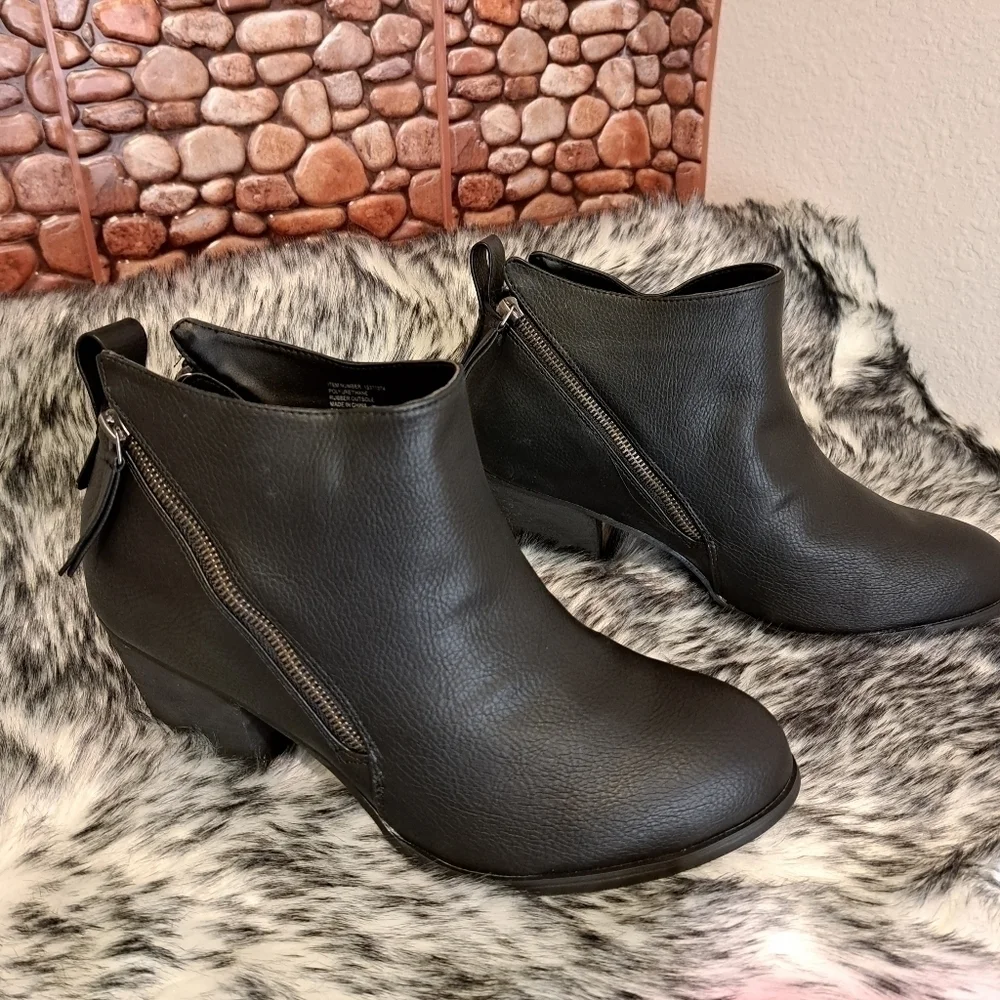 Torrid Black Low Heeled Ankle Boots, Women's Size 11.5 WW - Picture 1 of 5